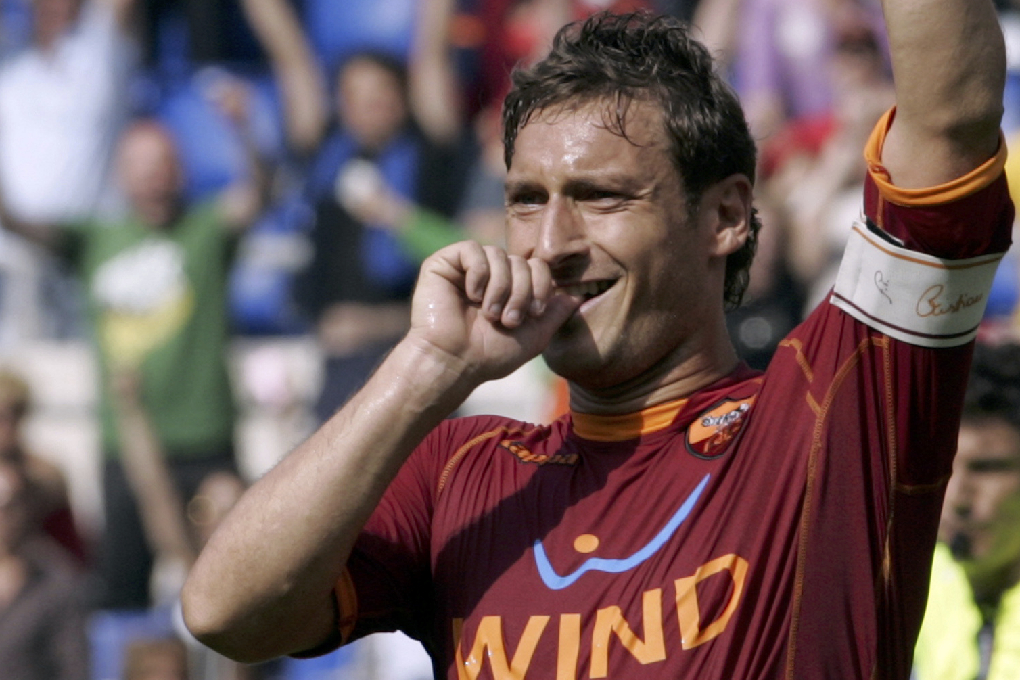 Francesco Totti vill göra comeback i landslaget.