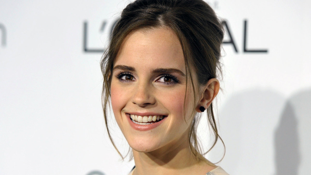 Som highlighter använder Emma Watson Giorgio Armani fluid skin sheer illuminator.