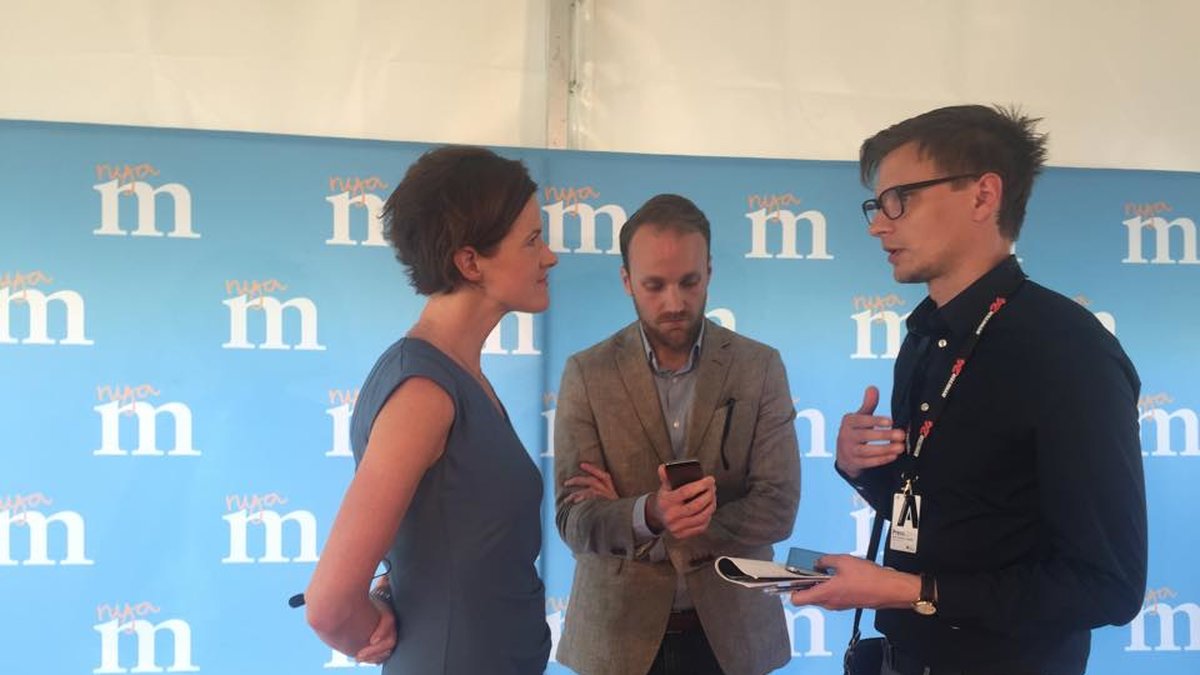 Anna Kinberg Batra intervjuas av Nyheter24:s Karl Anders Lindahl.