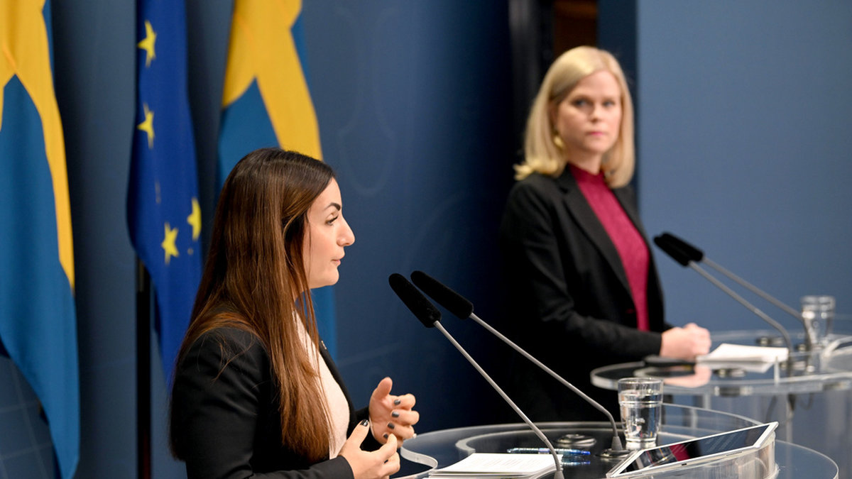 Kulturminister Parisa Liljestrand (M) och jämställdhetsminister Paulina Brandberg (L).