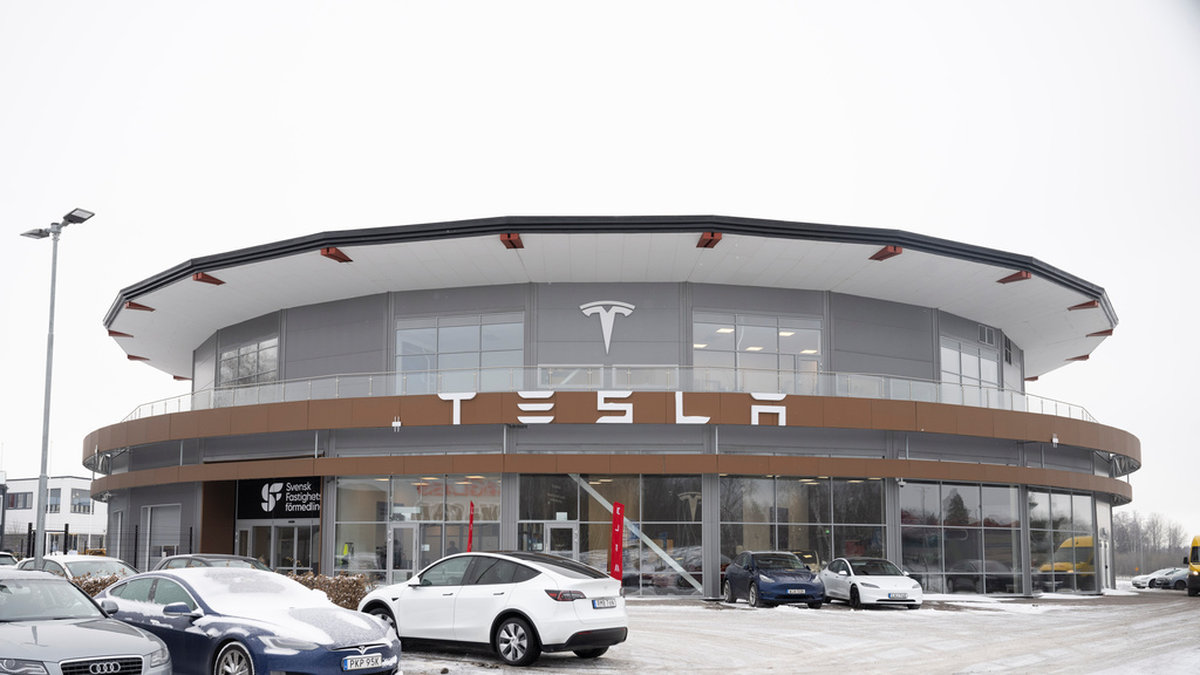 Bilföretaget Teslas anläggning i Örebro, en av de anläggningar där IF Metallmedlemmar strejkar. Arkivbild
