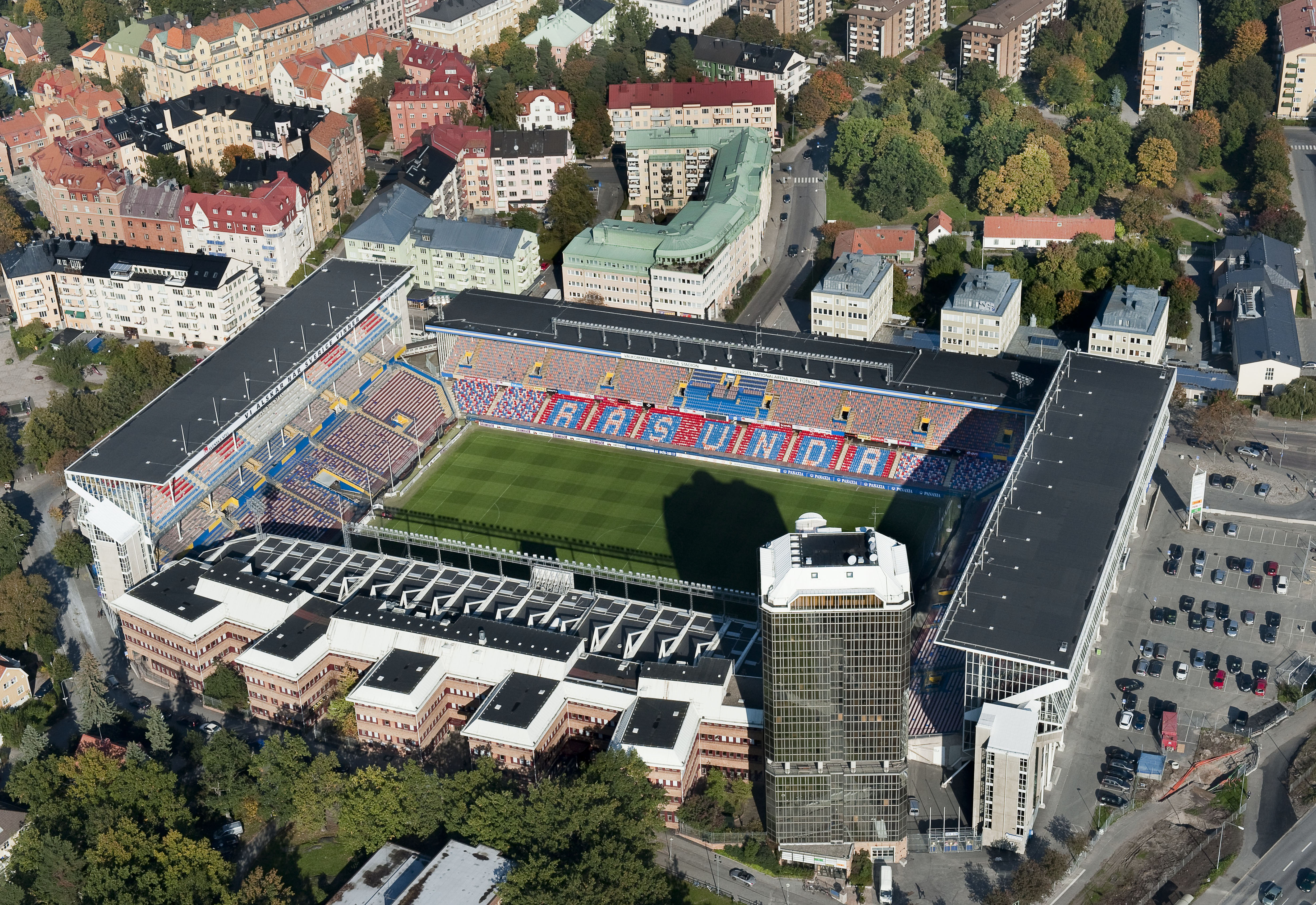 AIK har bäst publiksnitt i hela Sverige med sina 18 065 per match.