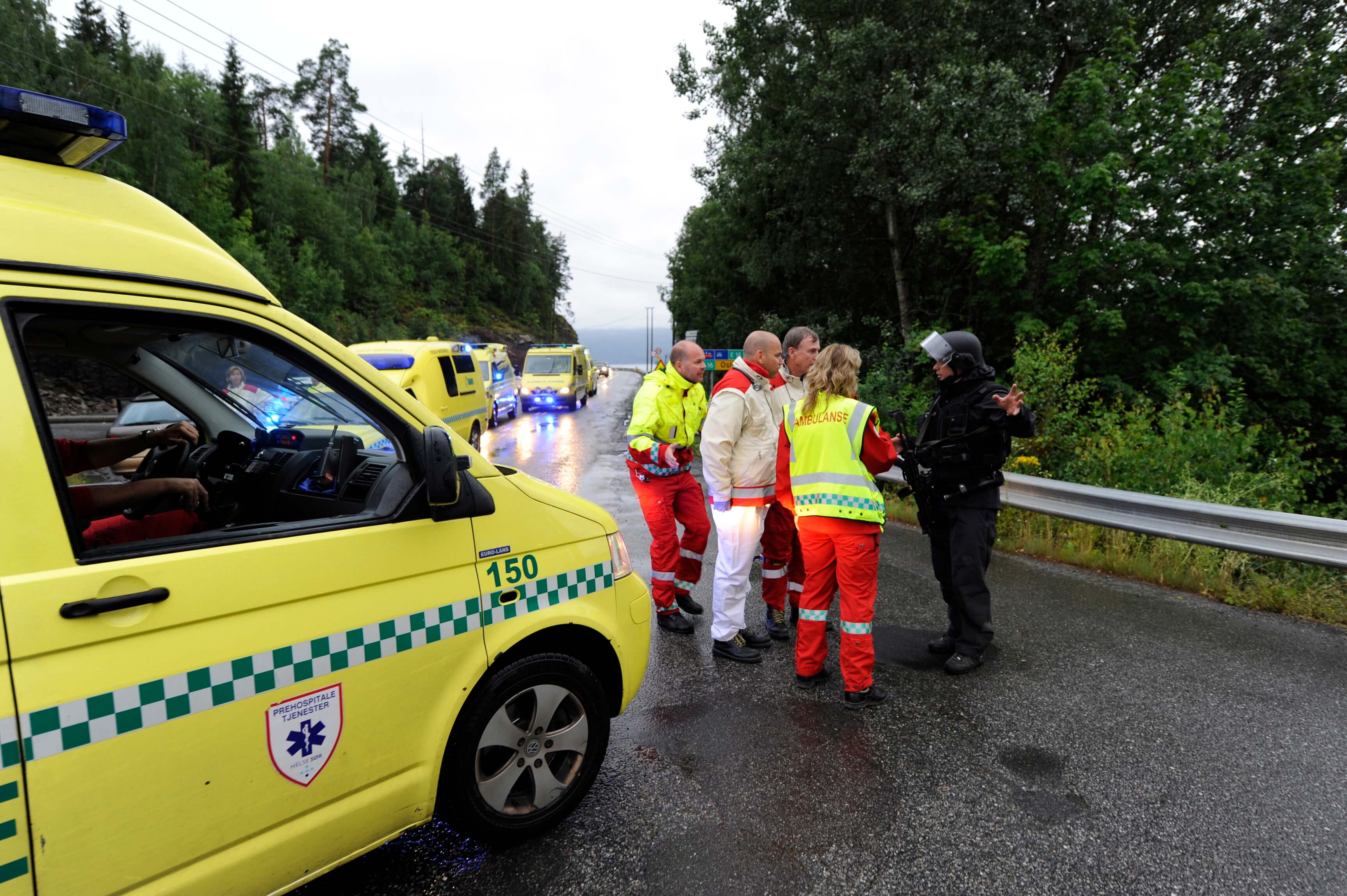 Totalt dog 69 personer i samband med massakern på ön. Totalt dog 69 personer i samband med massakern på ön.