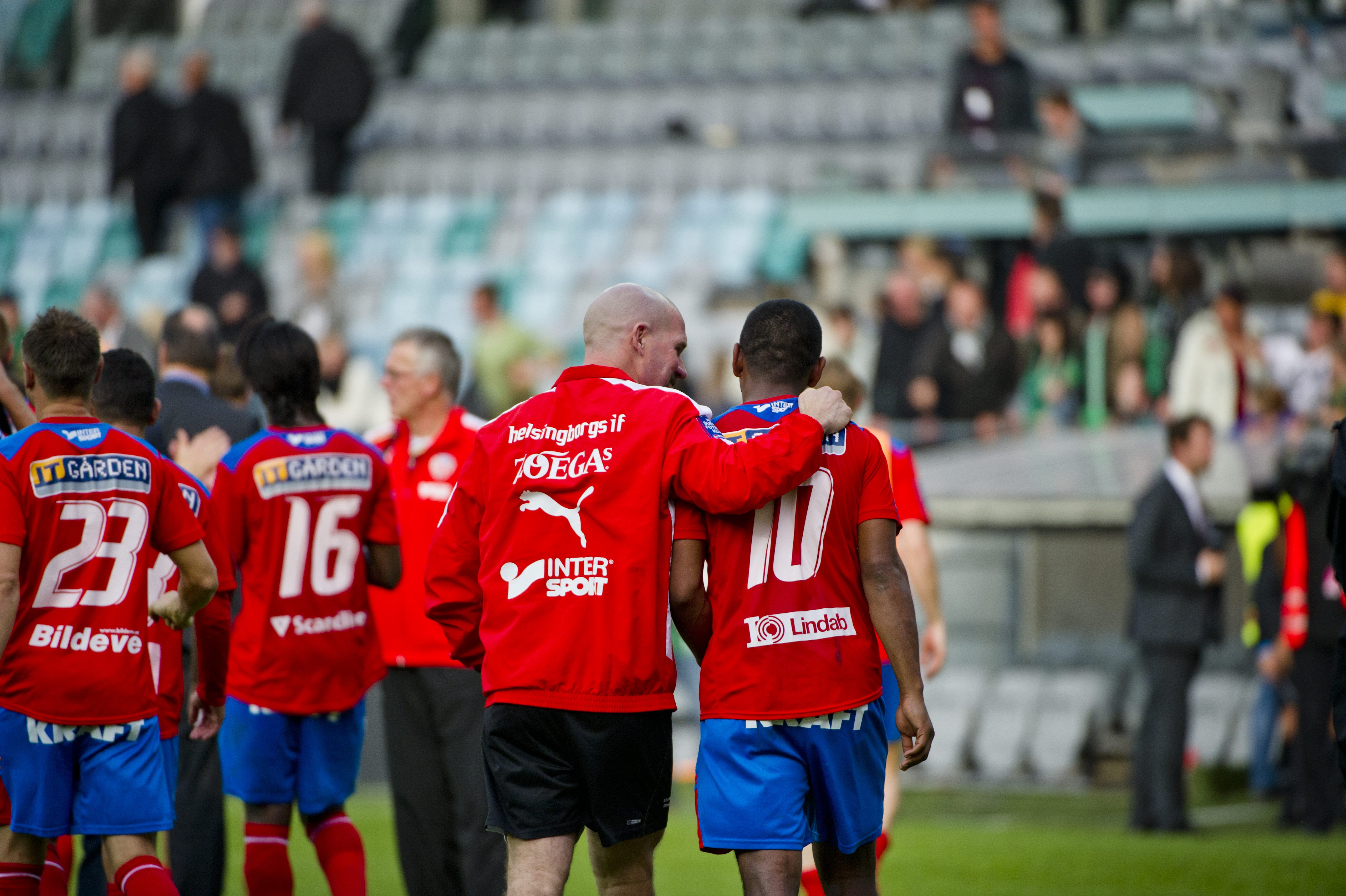 AIK:s poängtapp innebar att HIF var svenska mästare för första gången sedan 1999. AIK:s poängtapp innebar att HIF var svenska mästare för första gången sedan 1999.
