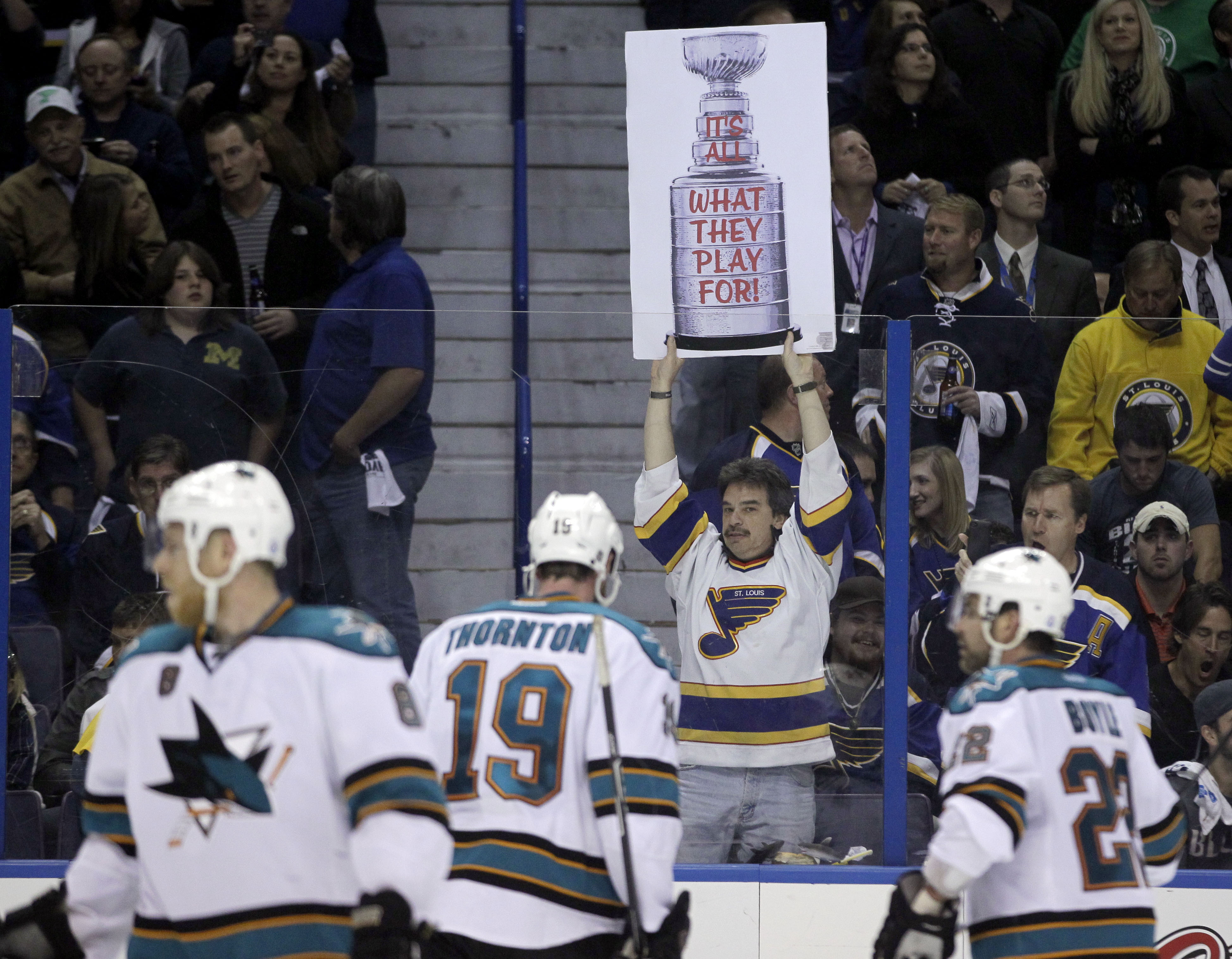 Blues säsong har hittills varit strålande och fansen drömmer om Stanley Cup-pokalen. Blues säsong har hittills varit strålande och fansen drömmer om Stanley Cup-pokalen.
