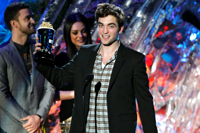 Robert Pattinson, 2000-talet, MTV EMA, Taylor Lautner, Selena Gomez, Kristen Stewart, Twilight, Justin Bieber, Vinnare, Film, USA