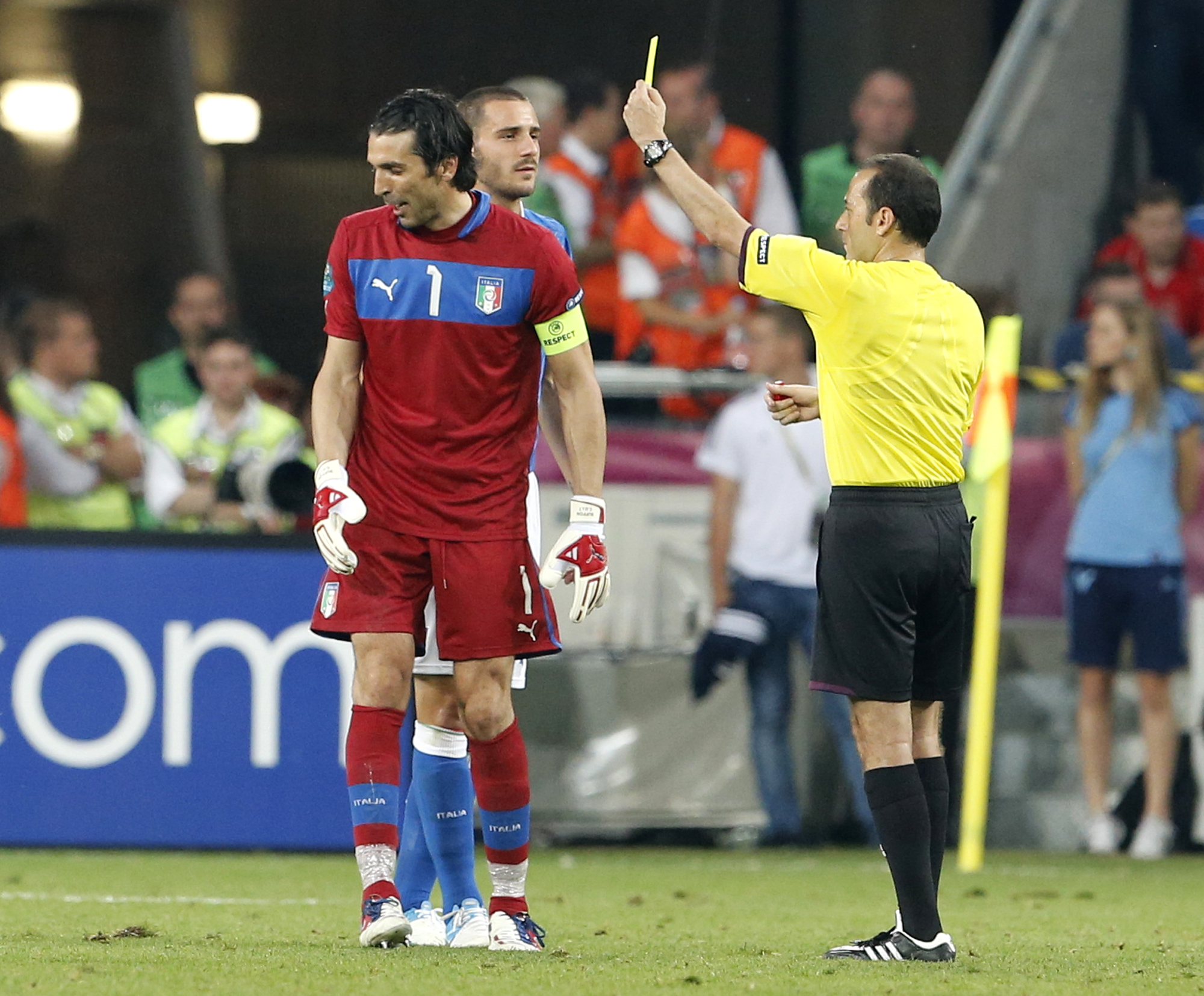 Buffon fick ett gult kort mot Irland och blir därför avstängd om han får ytterligare en varning i turneringen. 
