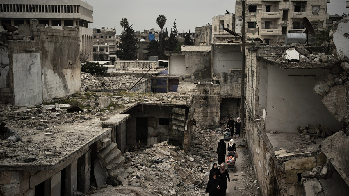 Ett bostadsområde i staden Idlib som skadats svårt av luftangrepp. Arkivbild.