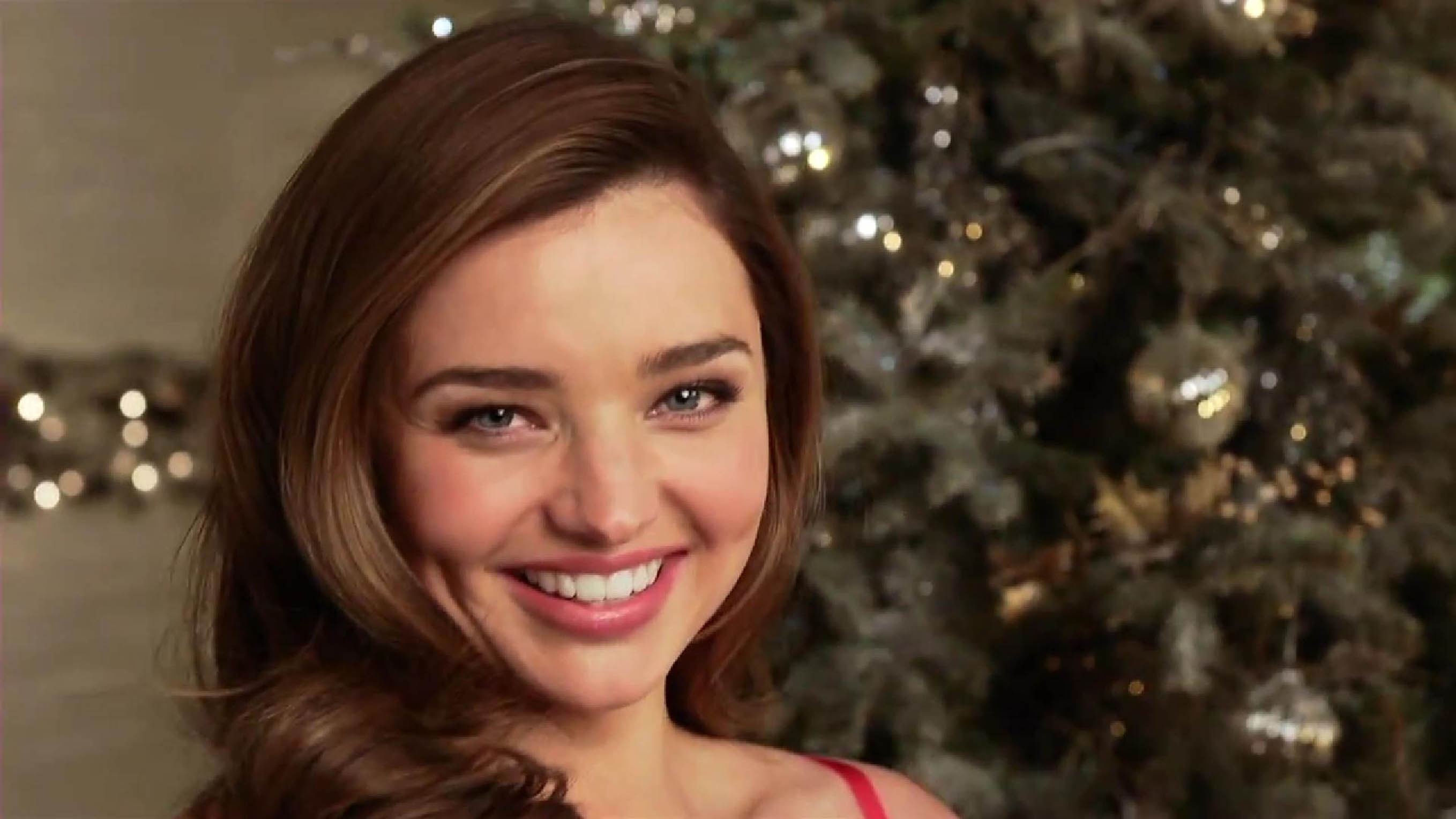 En väldigt glad Miranda Kerr. En väldigt glad Miranda Kerr.