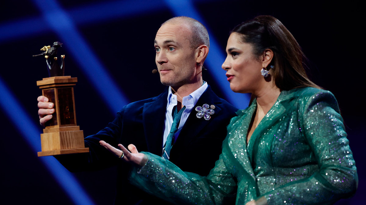 Programledarna för Melodifestivalen 2023, Jesper Rönndahl och Farah Abadi fick inte veta att tv-tittarna inte kunde se dem.