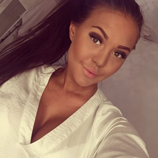 Olivia Ring Hedlund är 20 år gammal och kommer från Åkersberga. Olivia Ring Hedlund är 20 år gammal och kommer från Åkersberga.