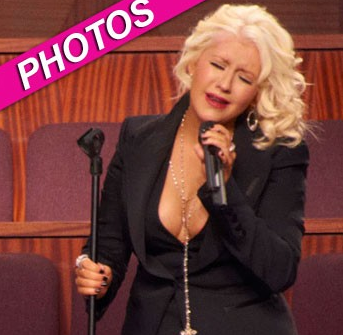 Christina Aguileras urringning har kritiserats hårt i USA.