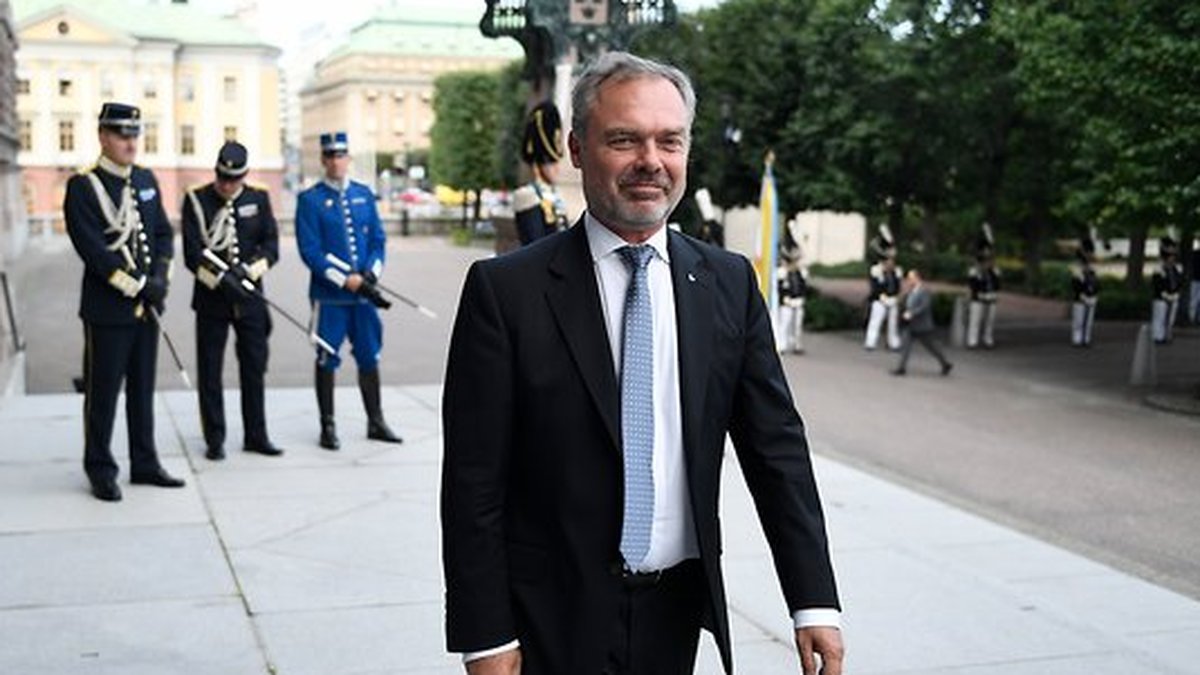 Jan Björklund och Liberalerna får sex procent. 