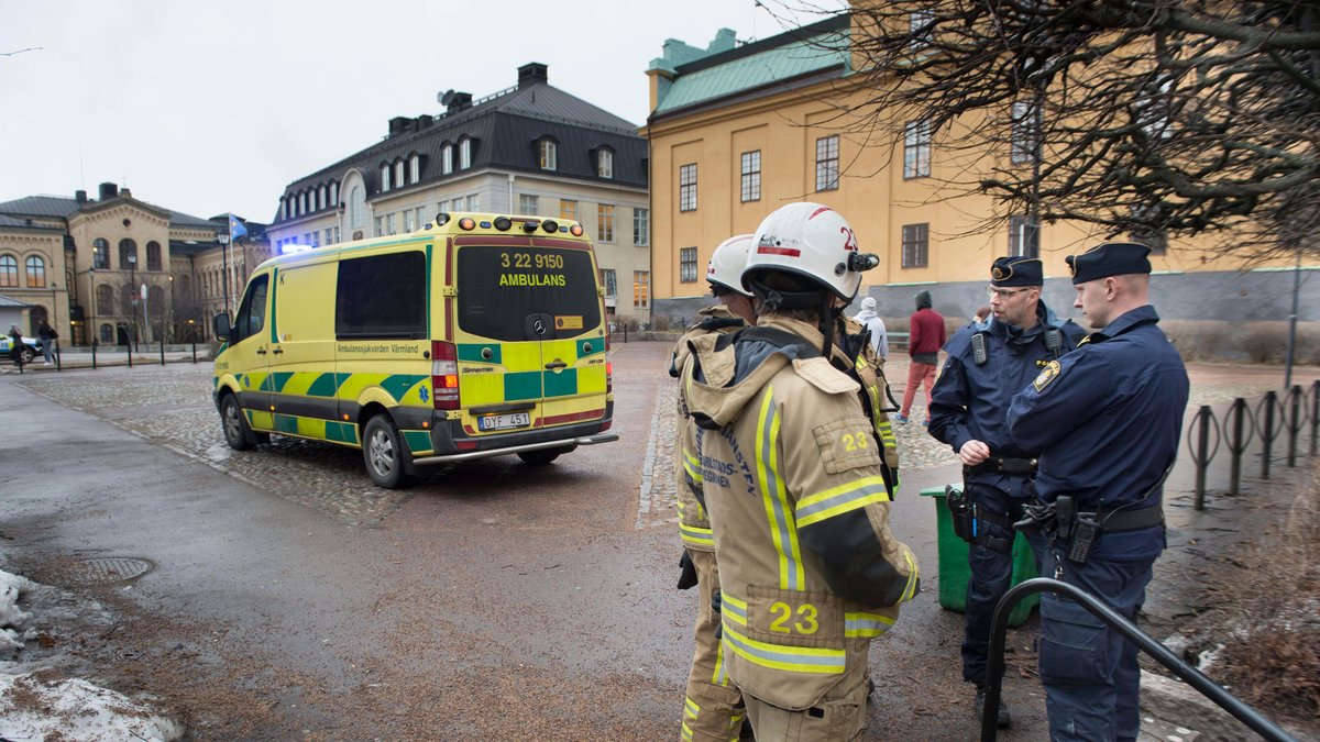 Enligt räddningstjänsten i Karlstad ska den explosion som hördes vid Tingvallagymnasiet i Karlstad vara en smällare.