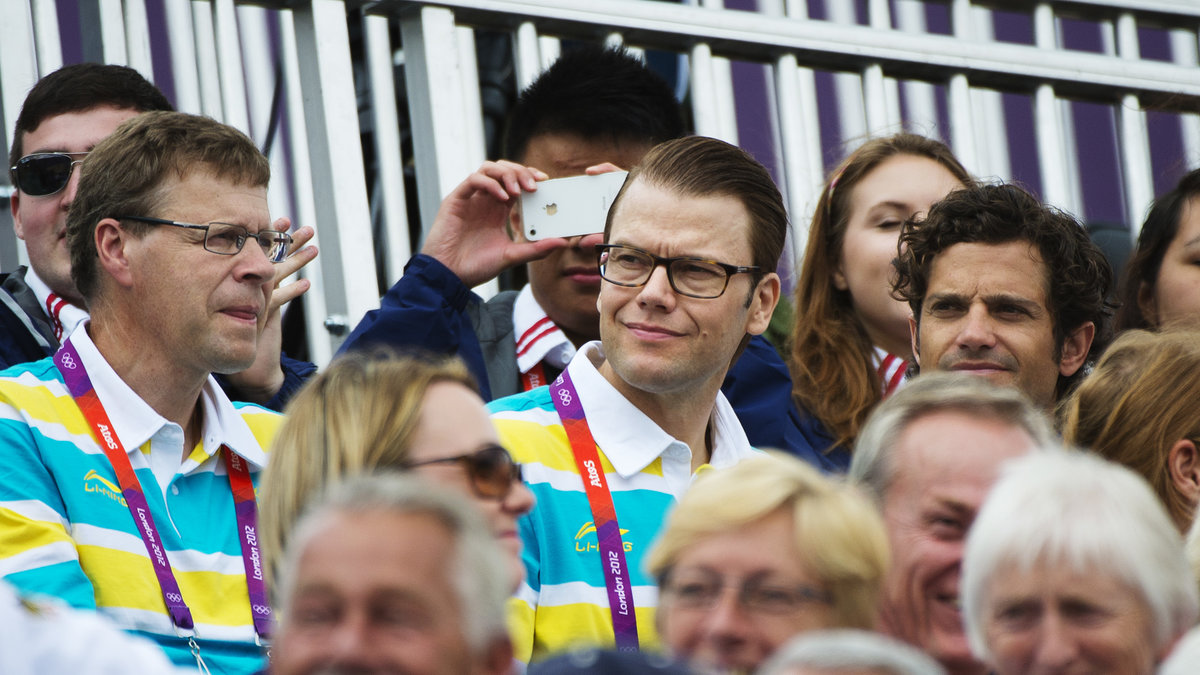 Prins Daniel och prins Carl Philip fick äntligen se Sverige ta en OS-medalj.