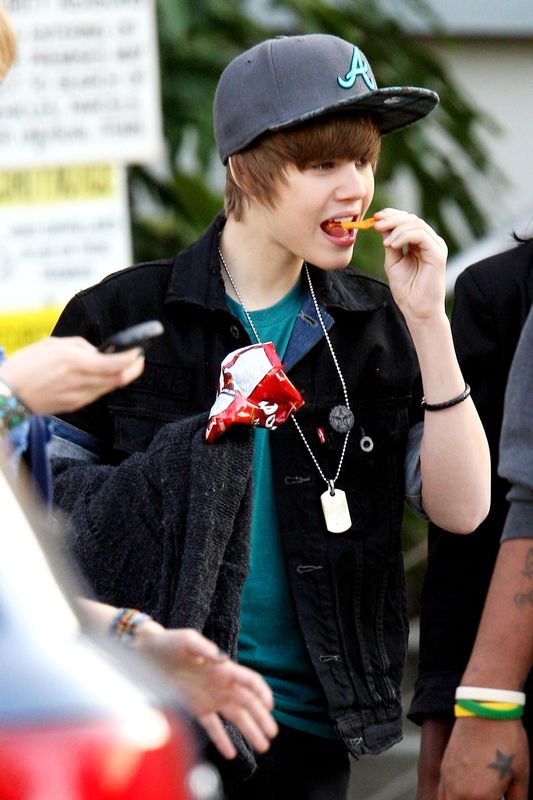 Justin Bieber, 15 år. Justin Bieber, 15 år.