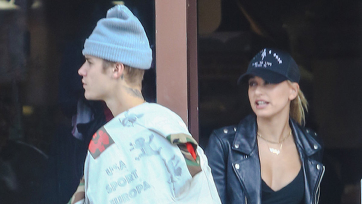 Justin och Hailey i Beverly Hills i januari 2016. 