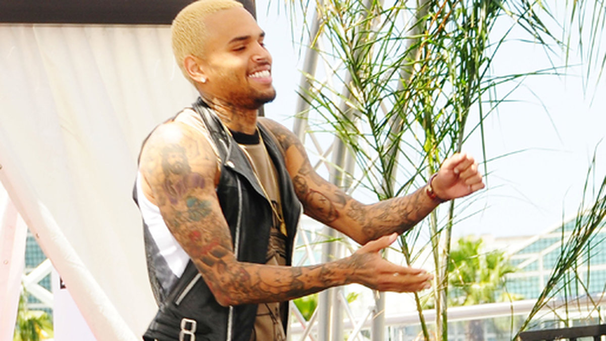 Chris Brown såg ut som han var redo för en dag på fältet. Det är inte alltid något bra.