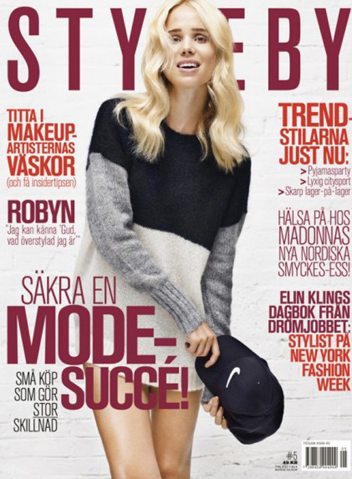Elin Kling har sin egen tidning som hon syns på. Elin Kling har sin egen tidning som hon syns på.