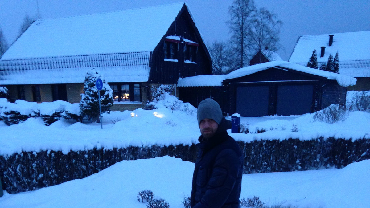 "Som spelare i GIF Sundsvall ägnar man semestern åt sånt här", hälsar Oscar Berglund, Gif Sundsvall.