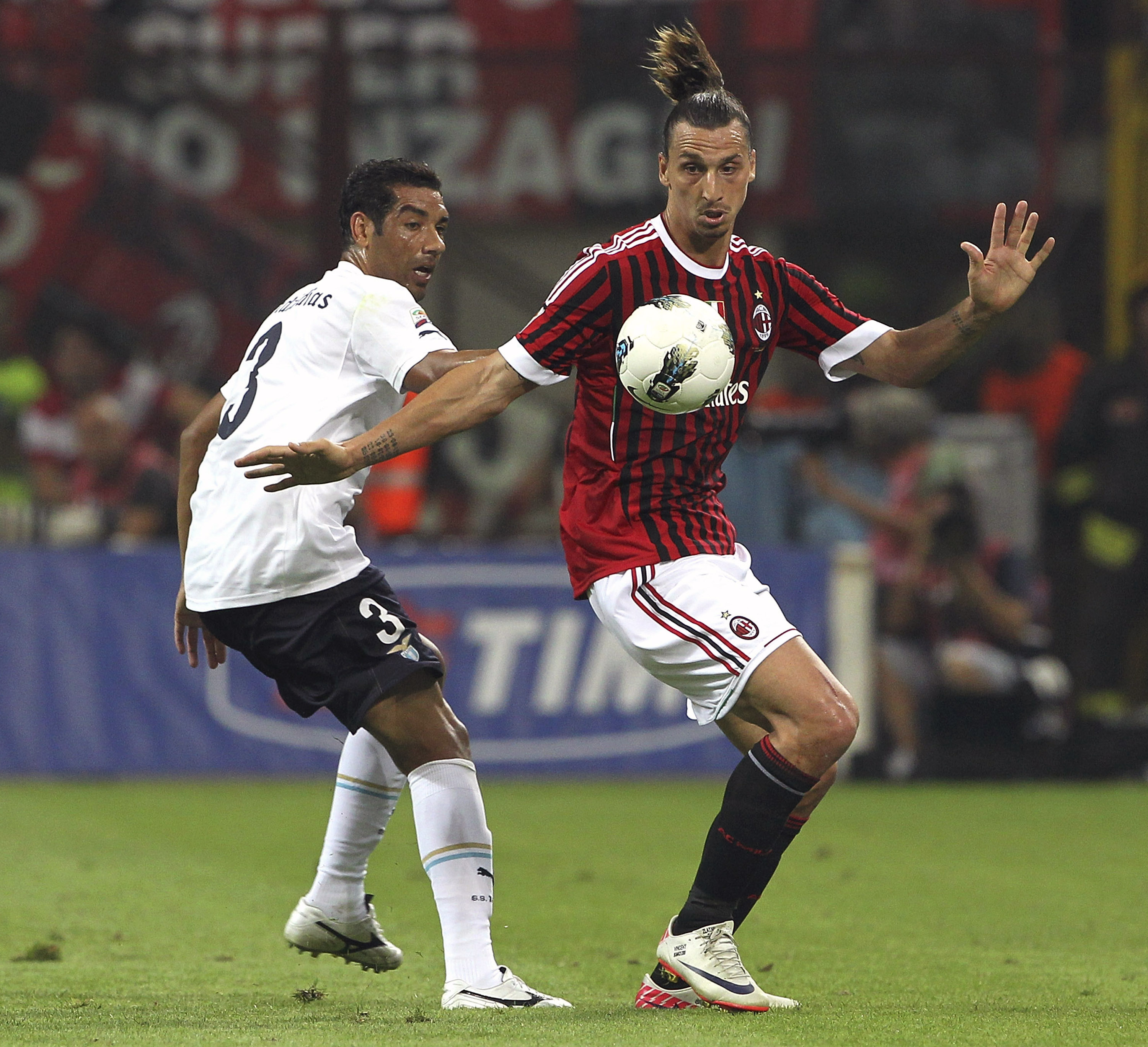 Säsongens första match mot Lazio slutade 2-2. Zlatan blev målgörare i den 29:e matchminuten.