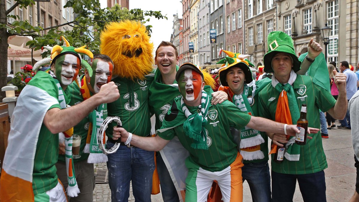 Irländska fans under fotbolls-EM i fjol.