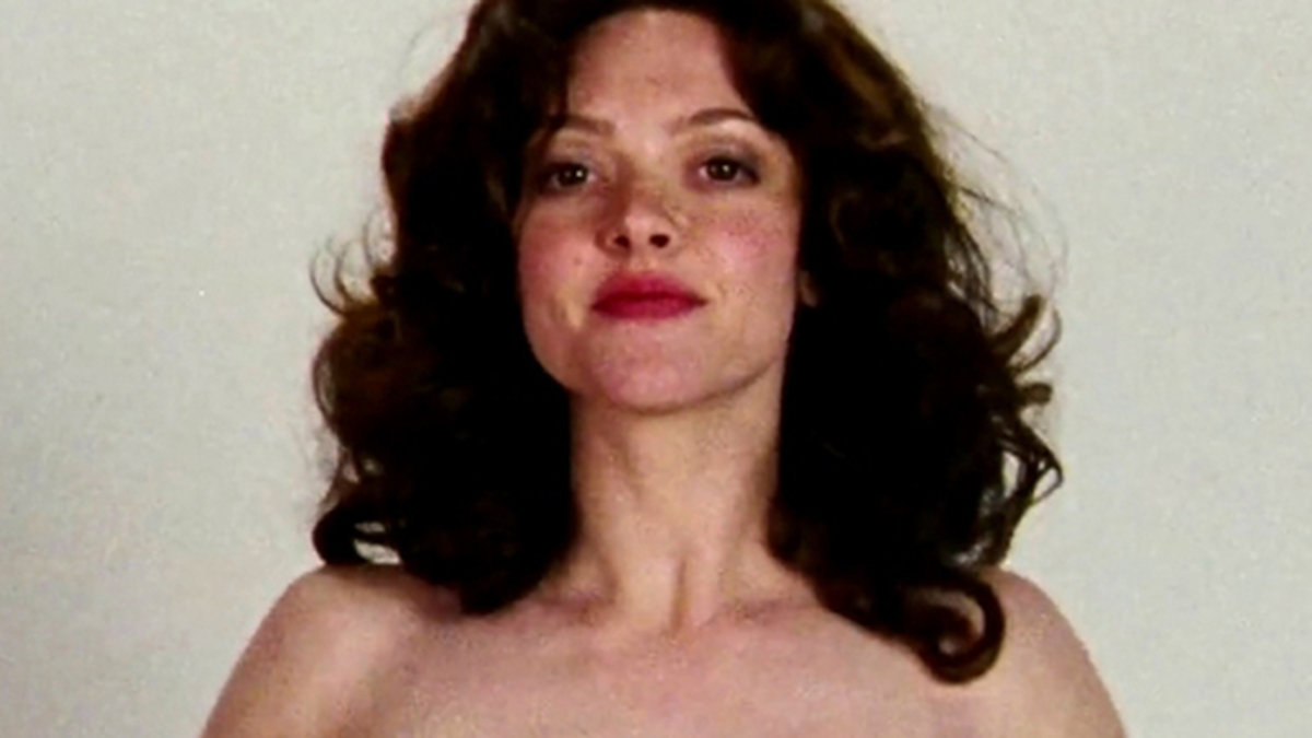 Lovelace är mest känd för filmen Långt ner i halsen från 1972.