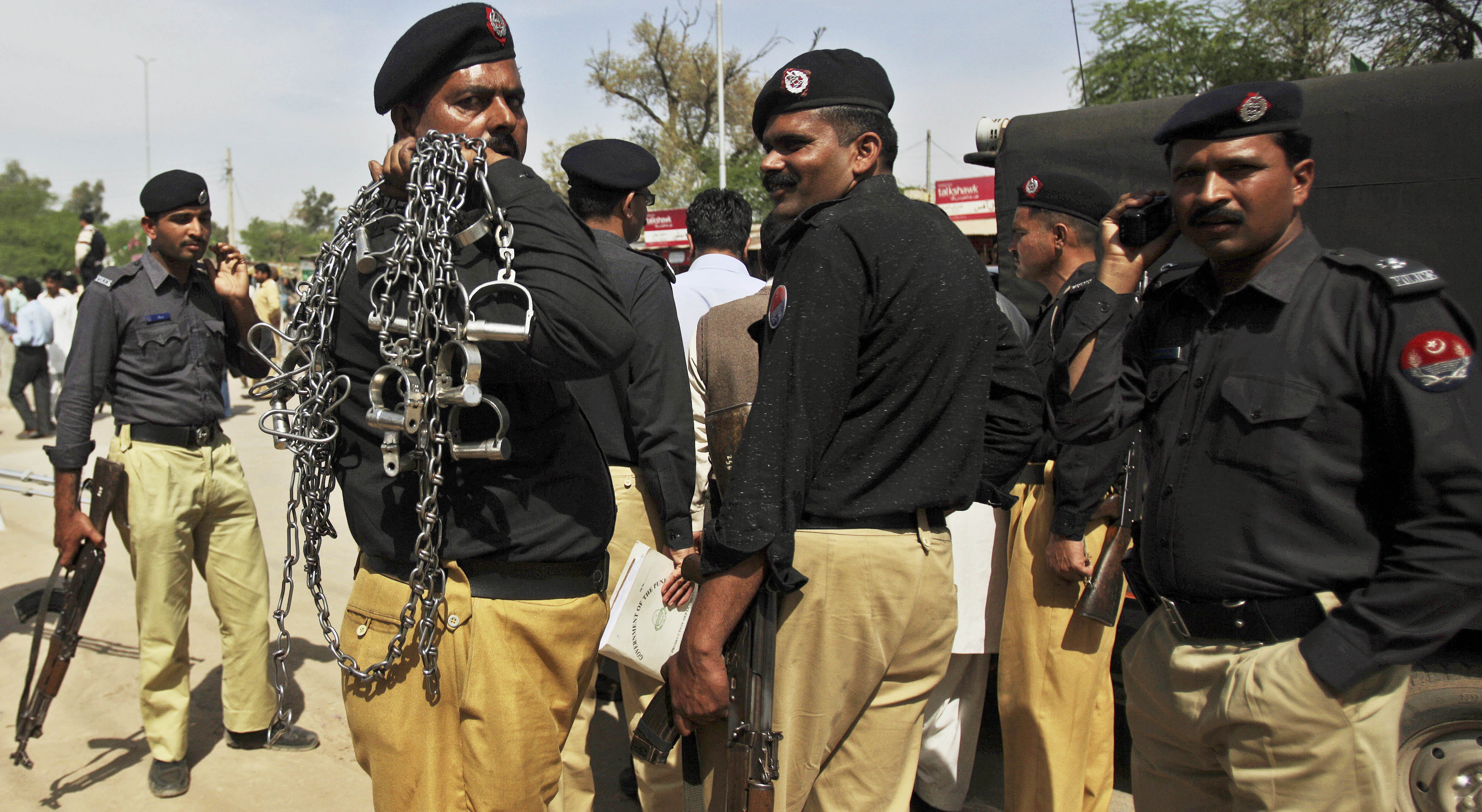 Pakistan, Brott och straff, Homosexualitet, olagligt, Fängelse, Bröllop