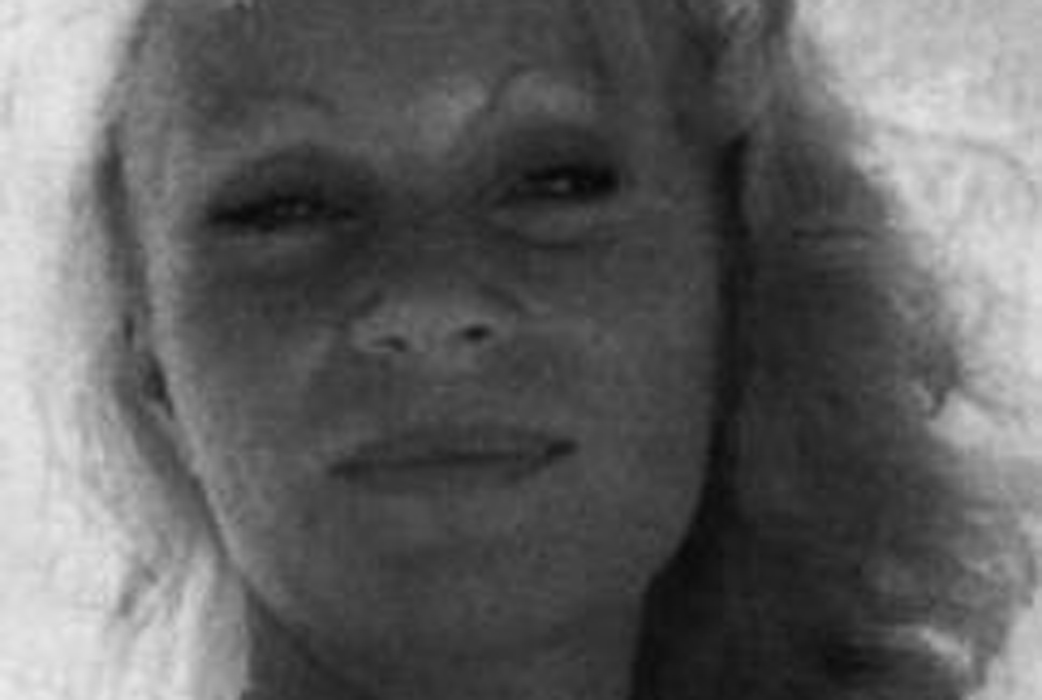 Så här såg Jocelyn Wildenstein långt innan hon la sig under knivarna. Det ryktas att hon blåst ungefär 30 miljoner kronor på sina operationer. Så här såg Jocelyn Wildenstein långt innan hon la sig under knivarna. Det ryktas att hon blåst ungefär 30 miljoner kronor på sina operationer.