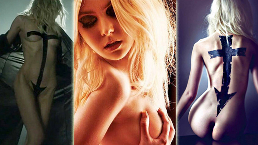 Taylor Momsen Flashes Her Breasts.