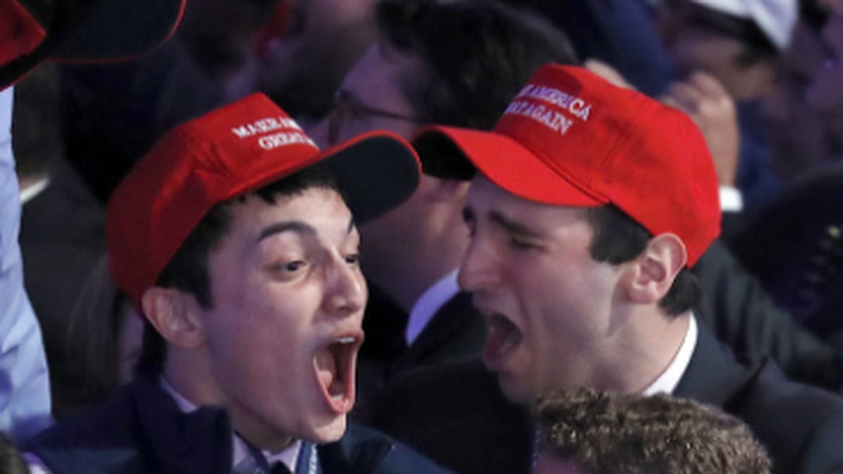 Lyckliga republikaner firar i New York.