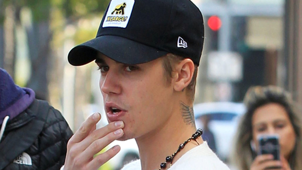 Justin Bieber åt lunch på Bouchon Restaurant i Beverly Hills.