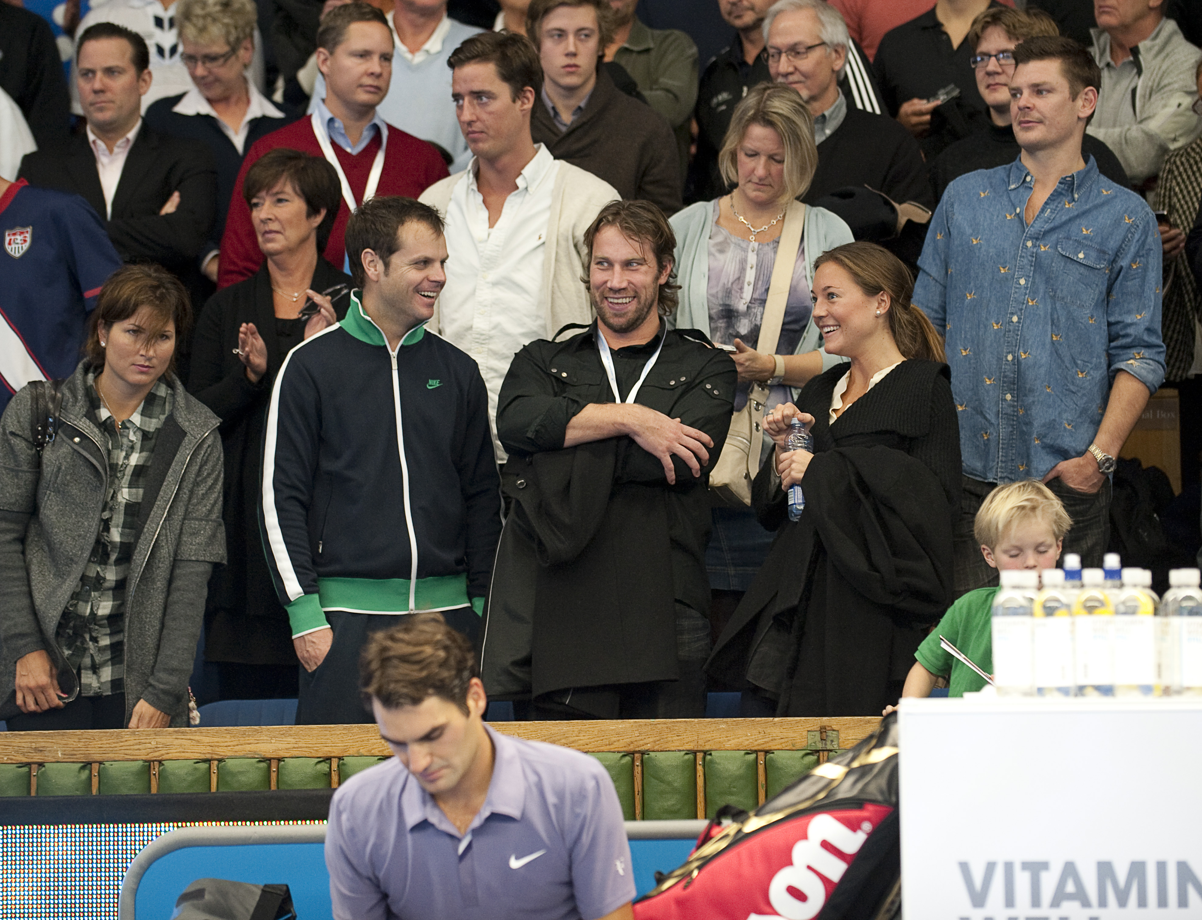 Mona Sahlin med son och Peter Forsberg hyllar Federer.