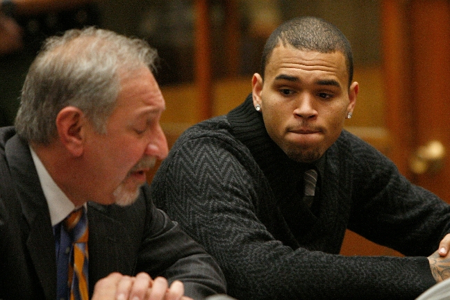Brown i rätten då han blev dömd för brottet.
