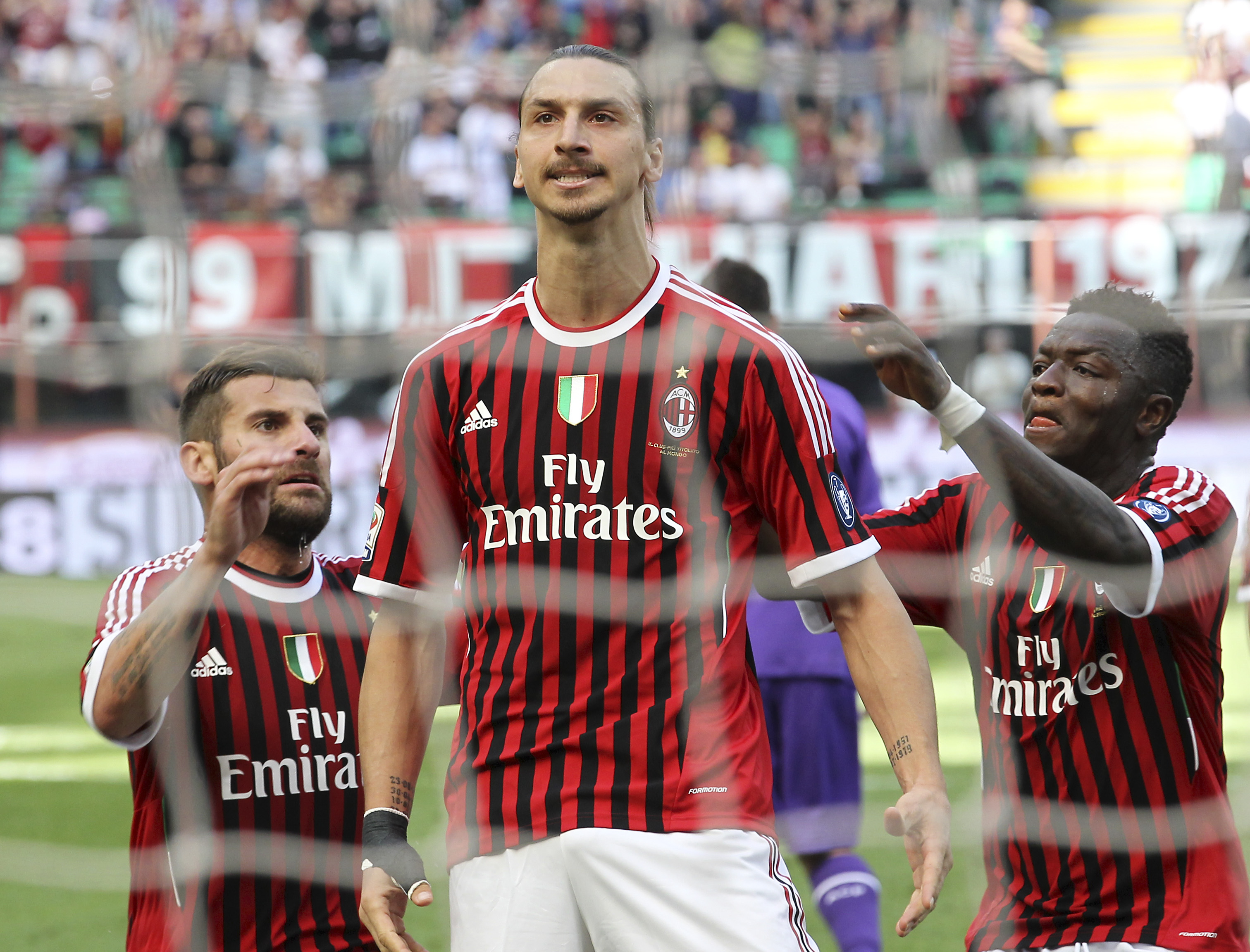 Zlatans Milan är en poäng bakom Juventus. 
