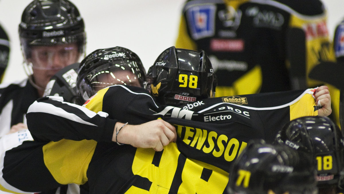 Västerås tuffing Viktor Mårtensson har inlett säsongen med ett ordentligt slagsmål.
