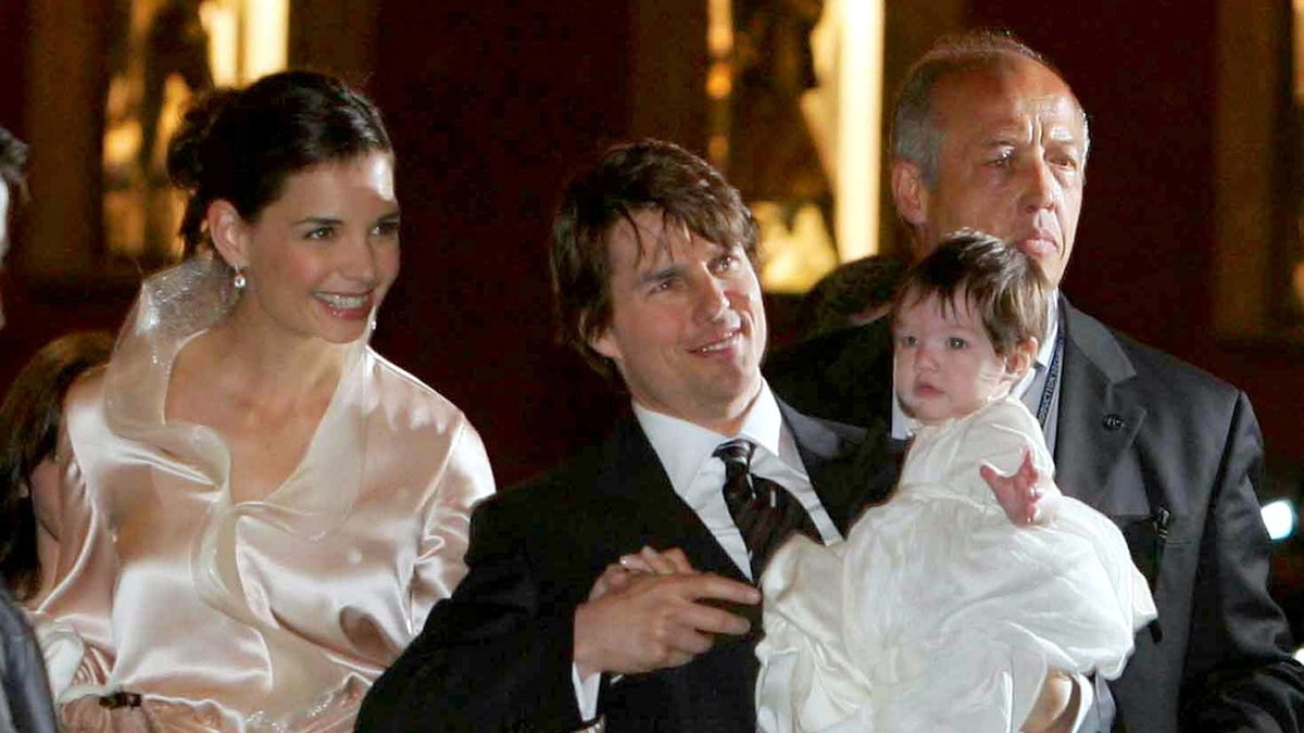 Katie Holmes, Tom Cruise och deras dotter Suri på Tom och Katies bröllop år 2006.