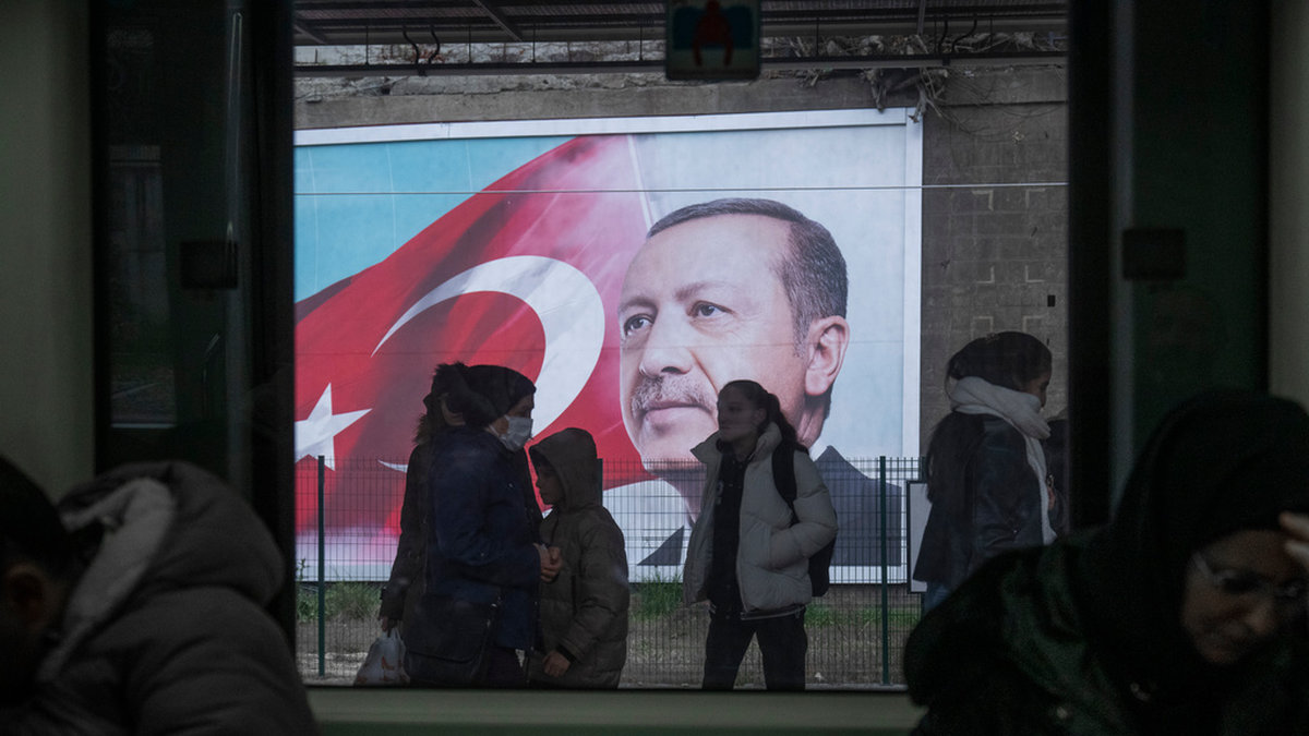 Den turkiske presidenten Recep Tayyip Erdogan har fått förstärkning inför det kommande valet. De båda huvudkoalitionerna innehåller nu partier från vitt skilda bakgrunder. Arkivbild.