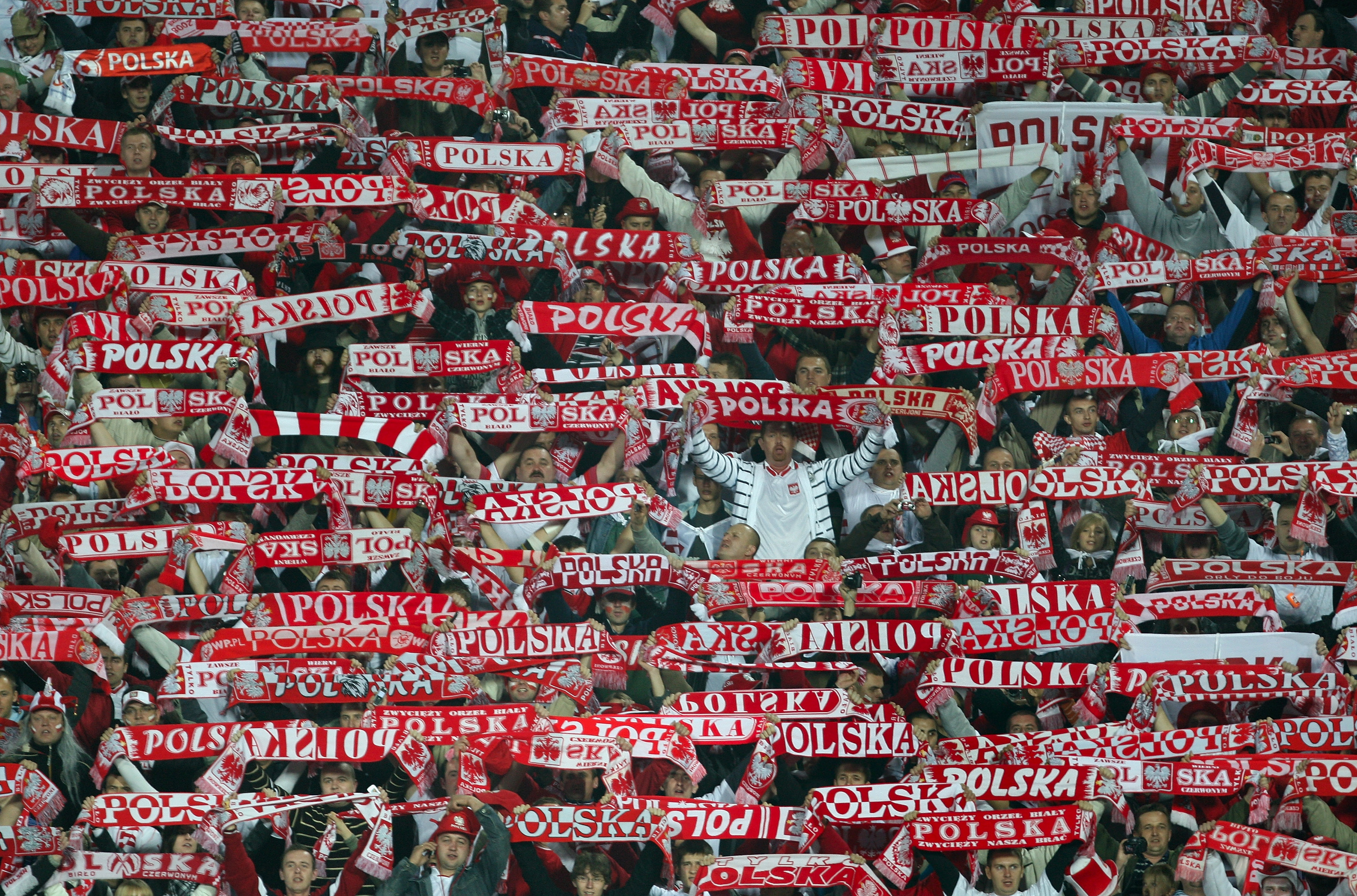 De polska supportarna kommer se till att bli riktigt bra tryck på läktarna i deras hemma-EM. De polska supportarna kommer se till att bli riktigt bra tryck på läktarna i deras hemma-EM.