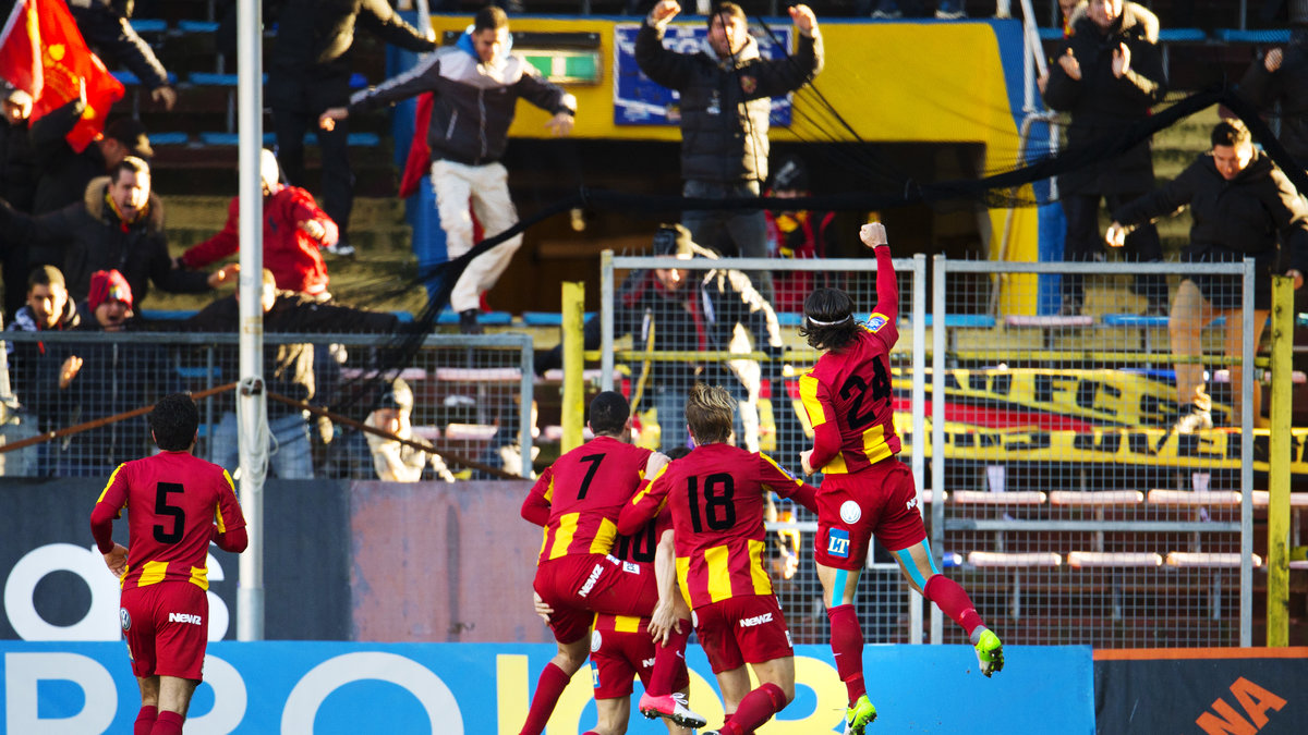 Jublande Syrianskaspelare efter mål mot AIK i fjolårets allsvenska. 