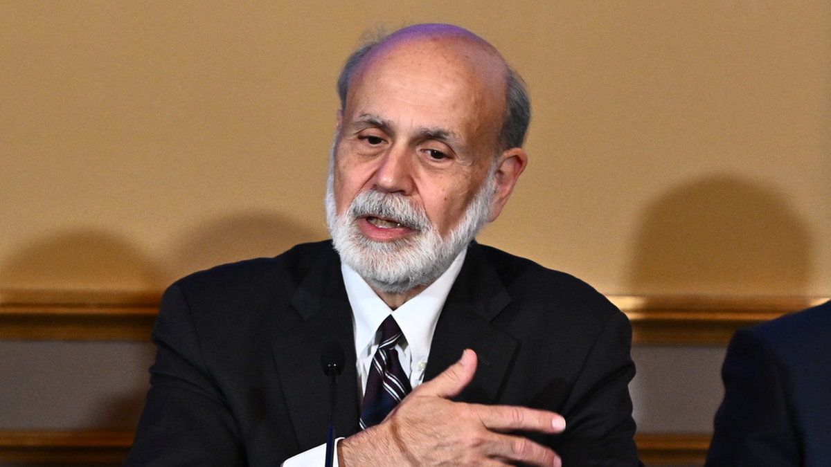 Den tidigare Fed-chefen Ben Bernanke, en av tre mottagare av årets ekonomipris till minnet av Alfred Nobel, är i Stockholm för att ta emot priset. Arkivbild.