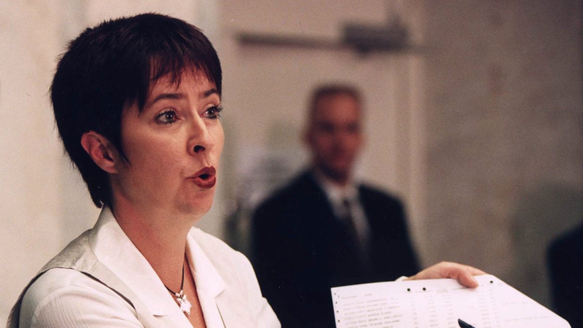 Mona Sahlin under den berömda Toblerone-presskonferensen på 90-talet. 