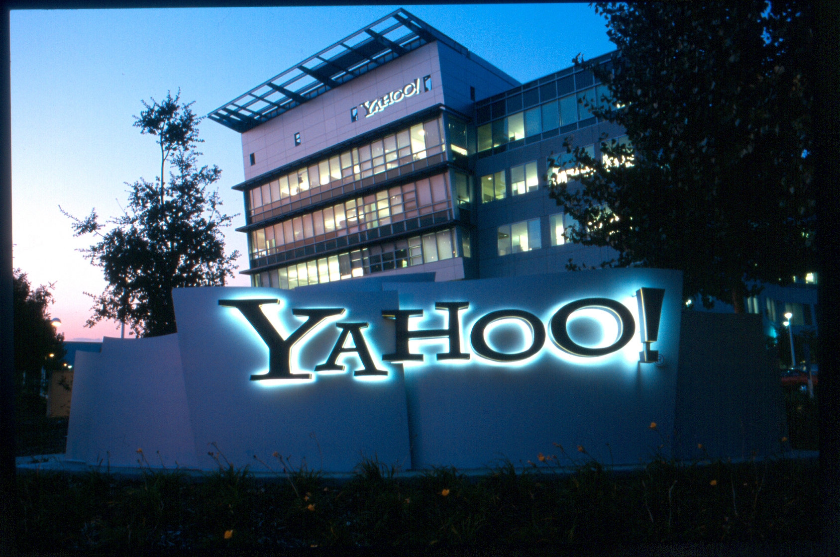 Yahoo ökar i värde men det ser mörkt ut i vinstväg. 