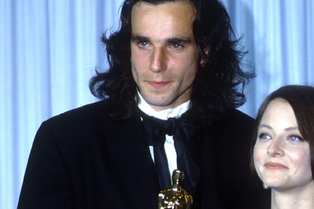 1990. Daniel Day Lewis i rollen som Christy Brown i My left foot. 1990. Daniel Day Lewis i rollen som Christy Brown i My left foot.