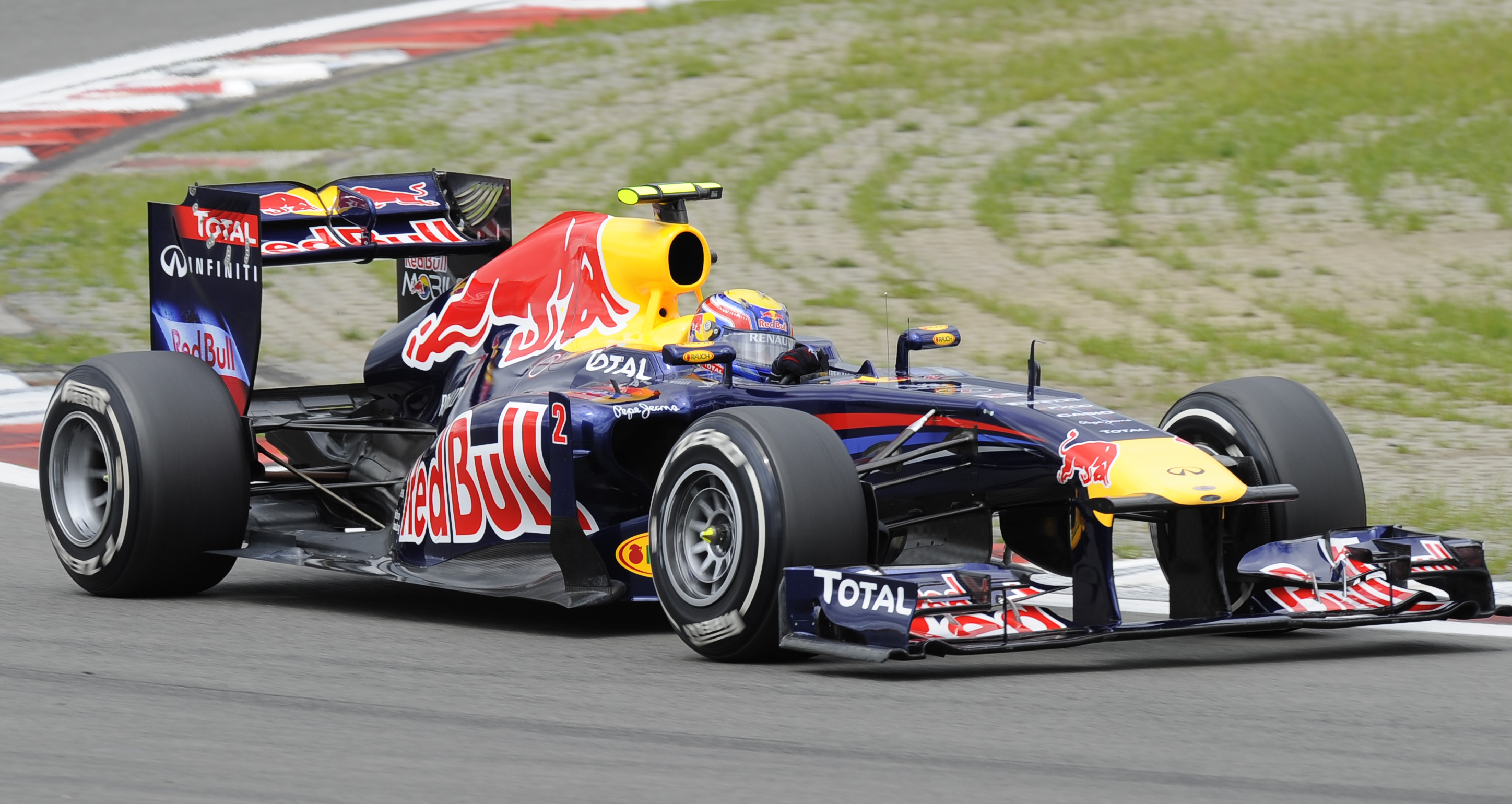 Mark Webber vann kvalet och startar i topp.