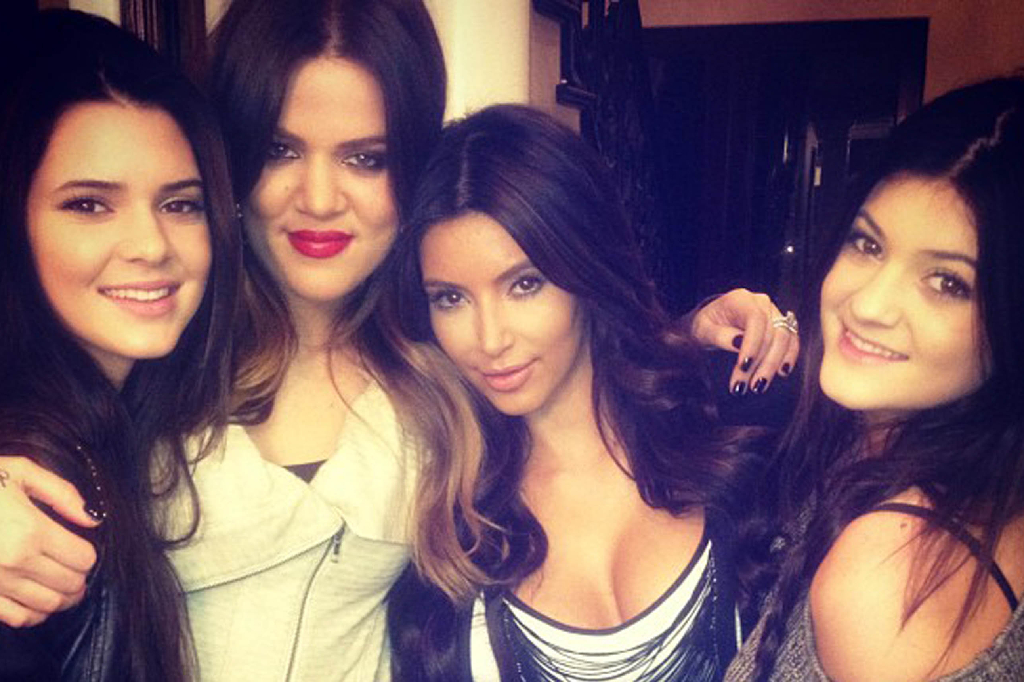 Khloe och Kim med småsystrarna Kendall och Kylie.