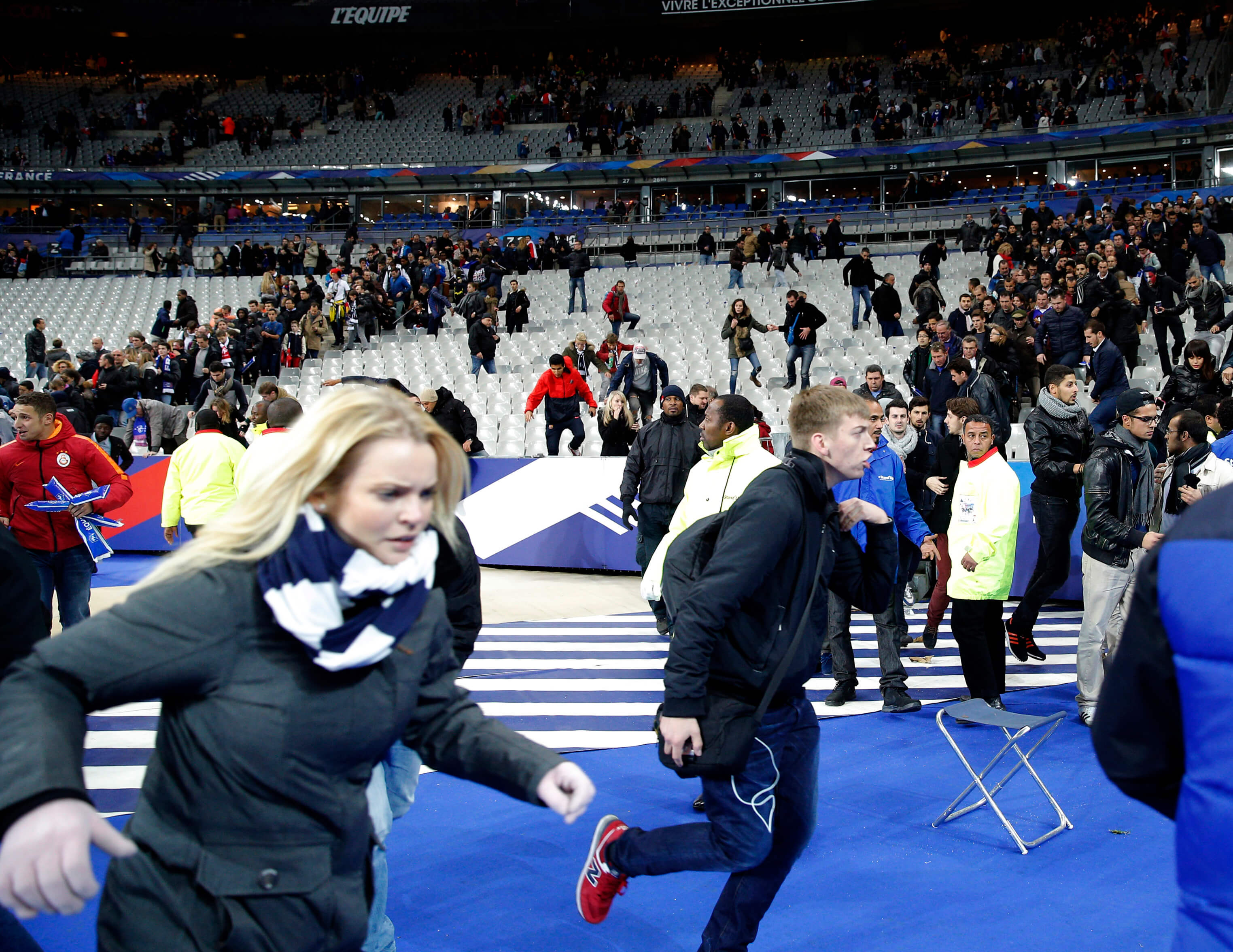 Chockade supportrar på nationalarenan Stade de France Chockade supportrar på nationalarenan Stade de France