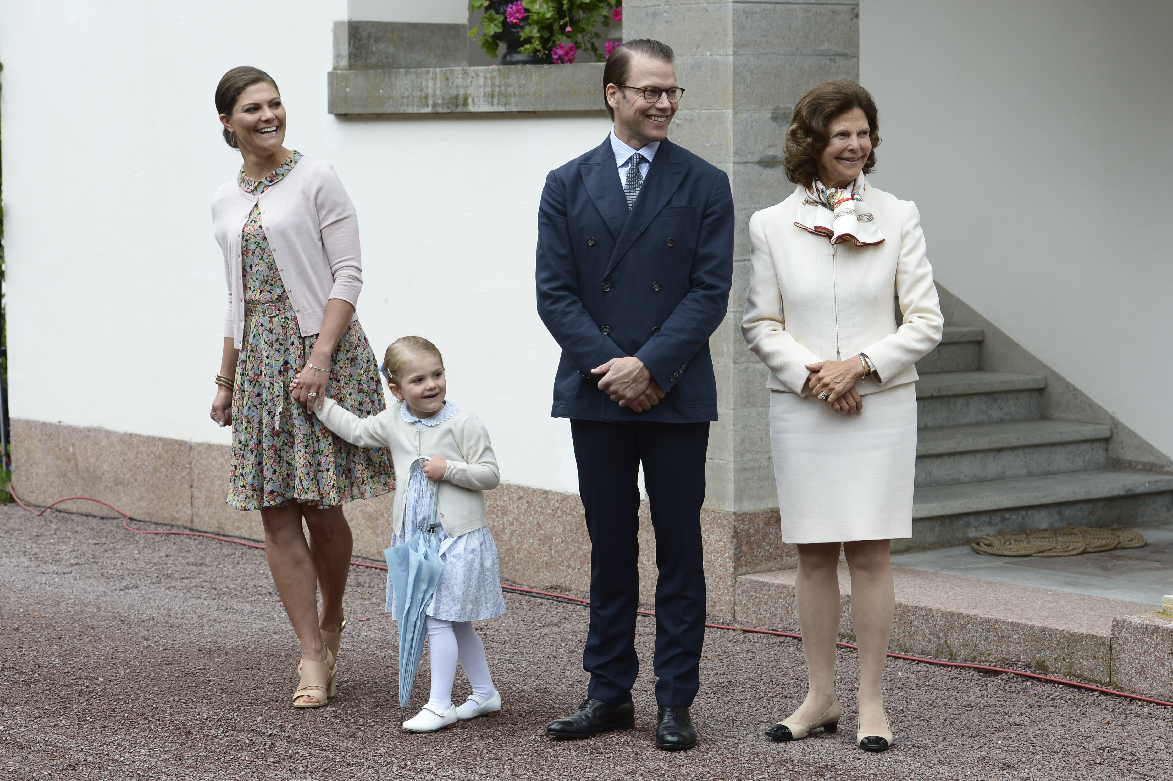 Glada familjen. Glada familjen.