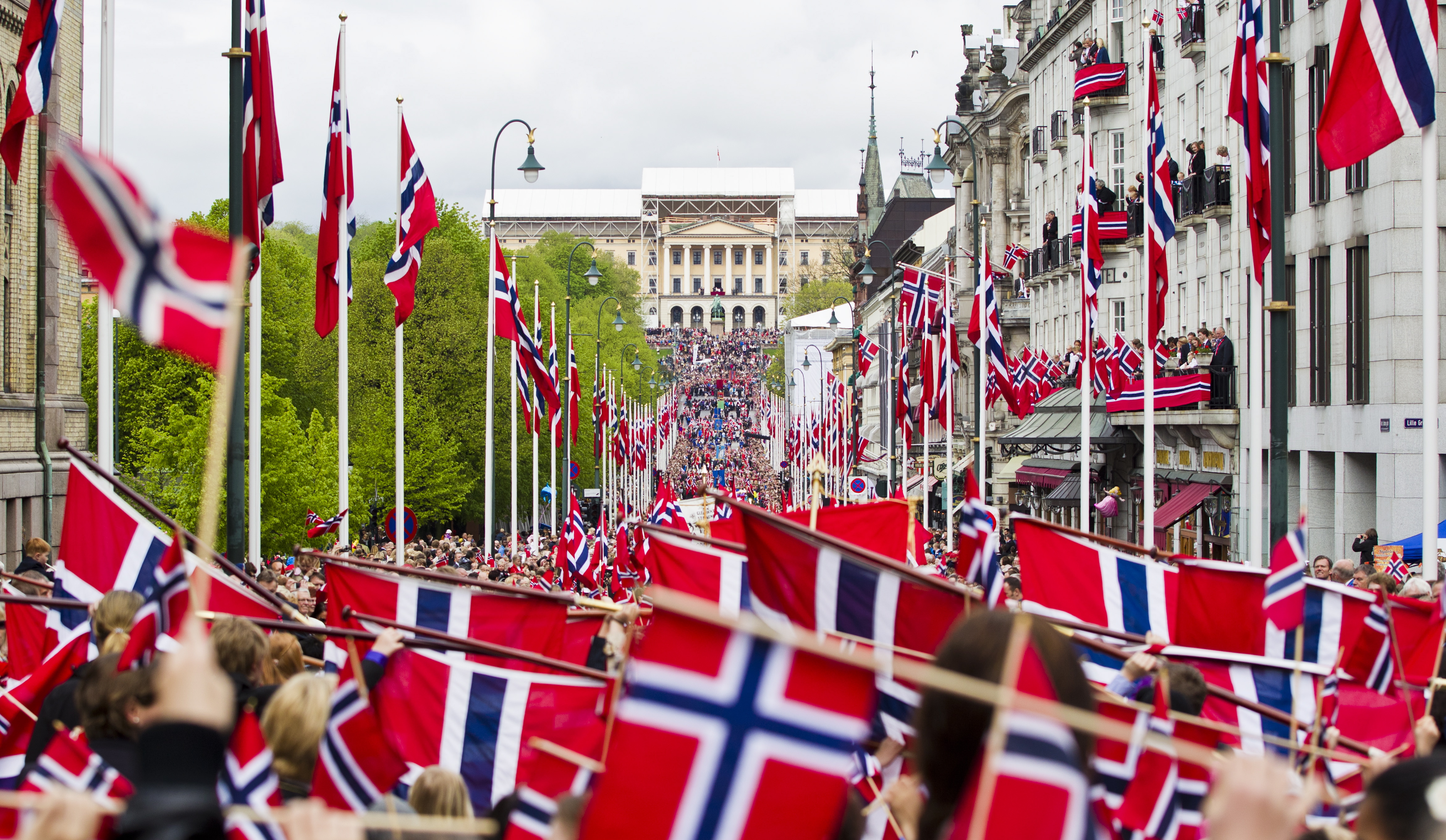 Norrmännen fyllde som vanligt Oslos gator under nationaldagen. Norrmännen fyllde som vanligt Oslos gator under nationaldagen.