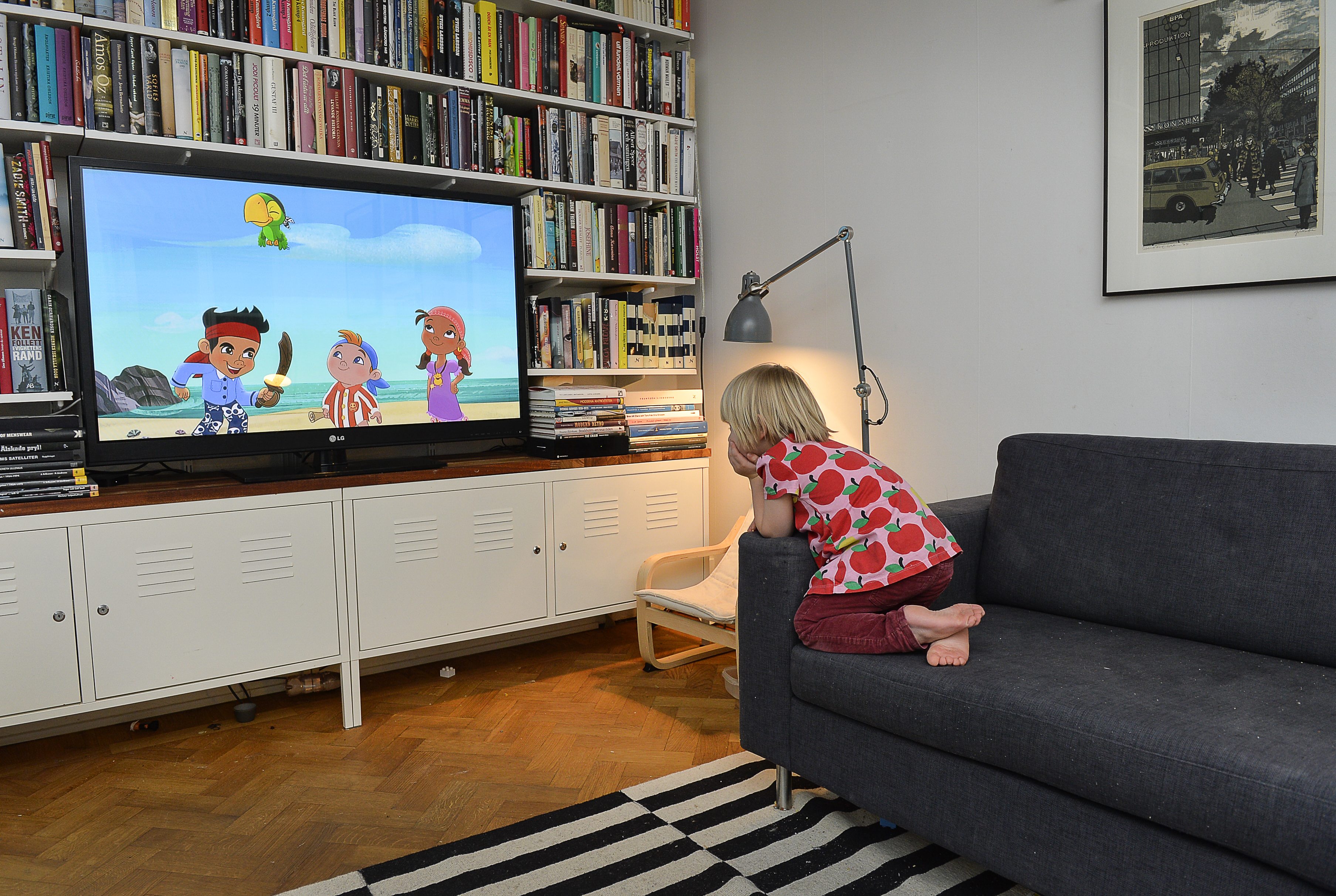 Det finns samband mellan tv-tittande och övervikt hos barn men forskare är osäkra på varför. 